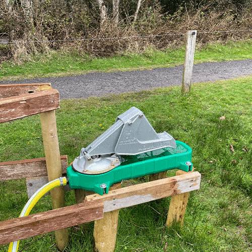 Aquamat Pasture Pump with Valve