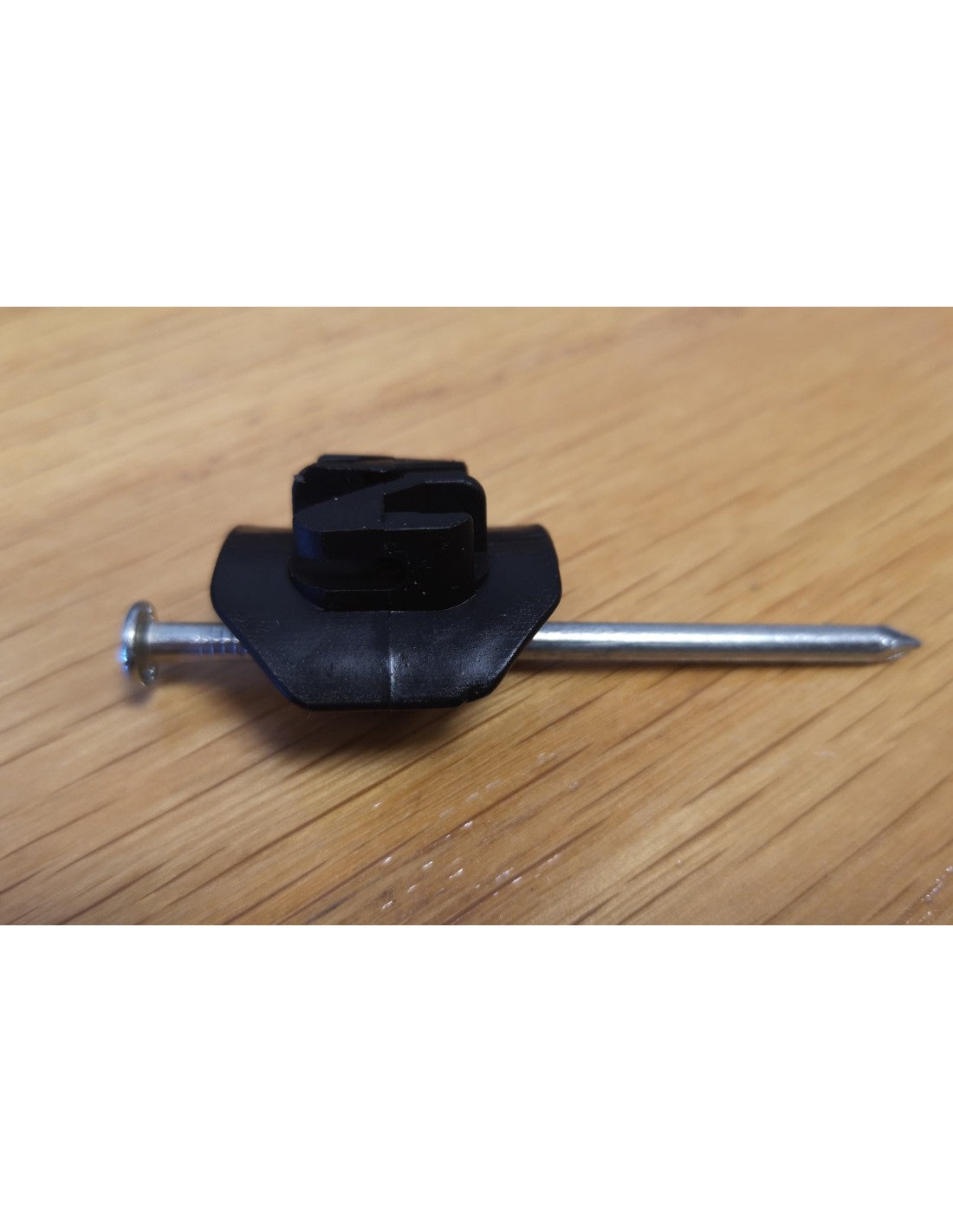 NAIL ON INSULATOR PK50