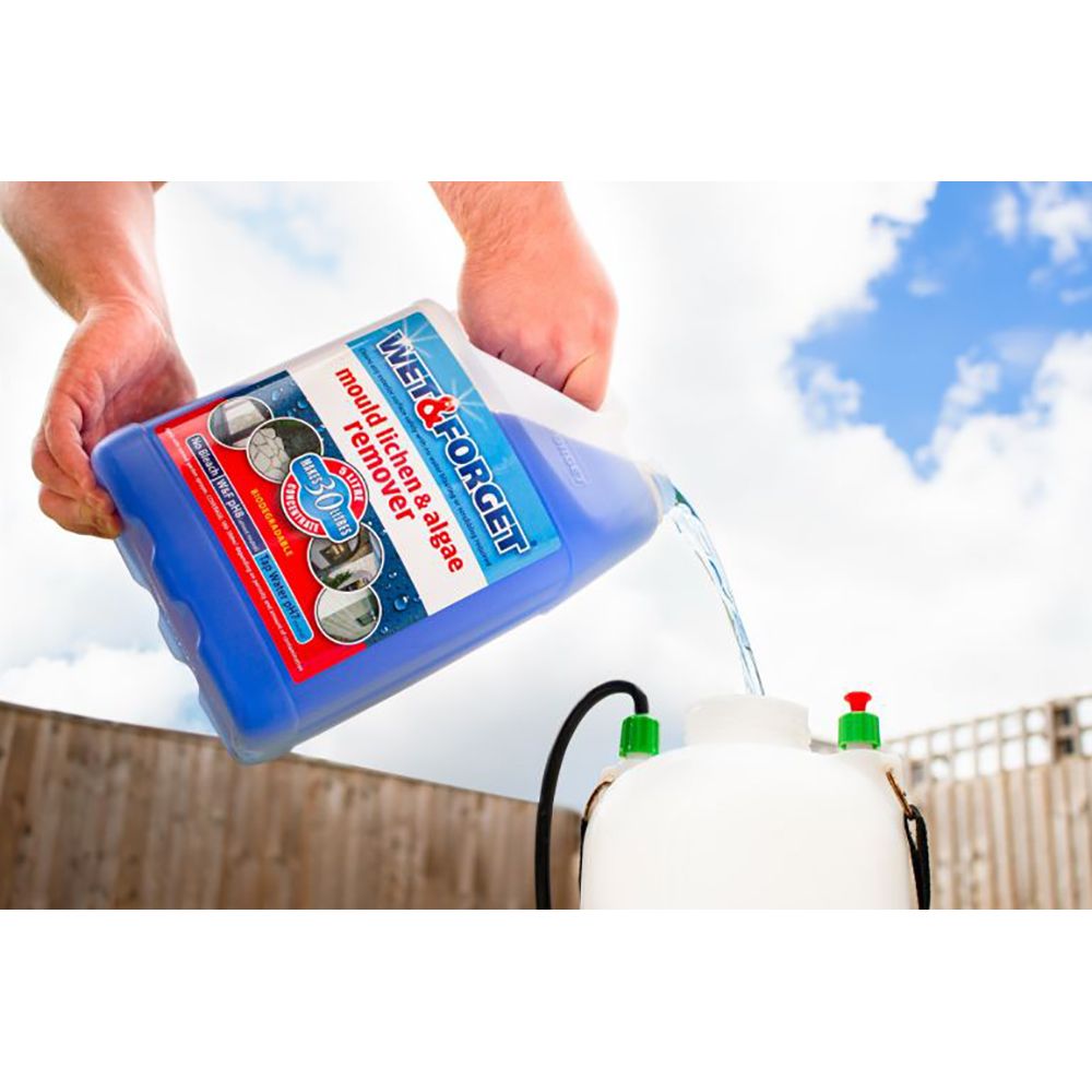 Wet & Forget Outdoor Mould, Lichen & Algae Remover 2L Concentrate