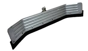 24" Yard Winged Scraper