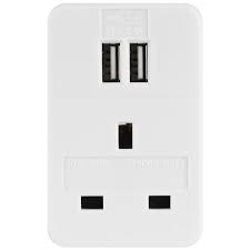 Status Travel Adapter with 2 USB Ports